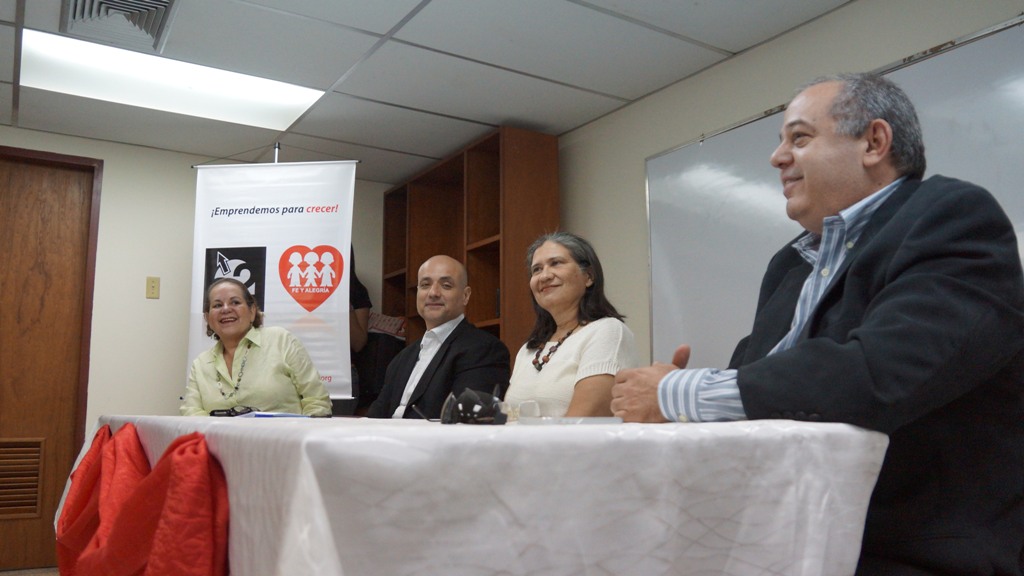 Firma de convenio de capacitación a2 Softway y Fe y Alegría